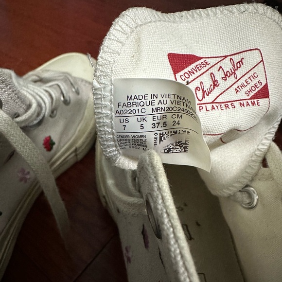 Converse White High-Top Sneakers with Floral Design - Picture 6 of 6